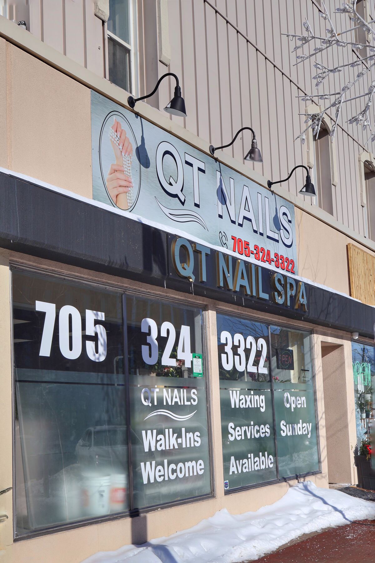 QT Nails